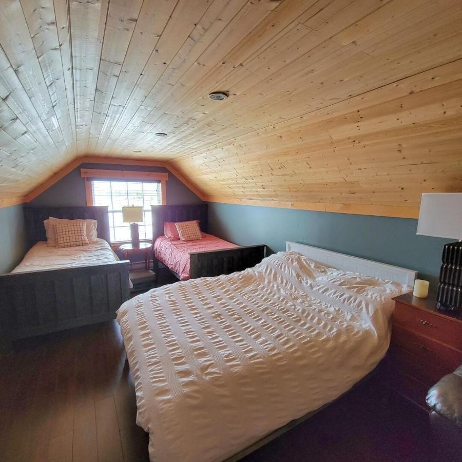 The Deer Lake Loft Екстериор снимка